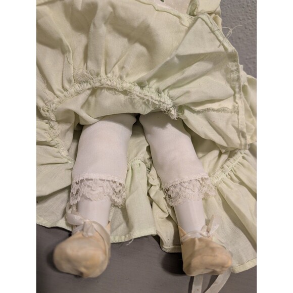 Vintage Porcelain Doll 16” Southern Belle Green Dress Straw Hat Victorian Style - Picture 7 of 10